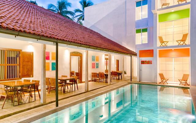 Hotel J Unawatuna вид на фасад