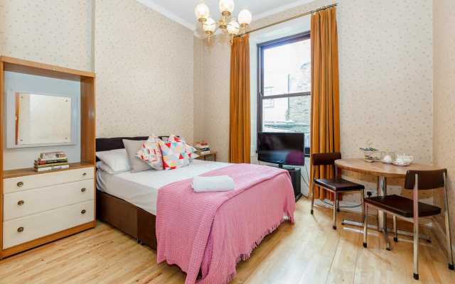 Russell Square Hotel
