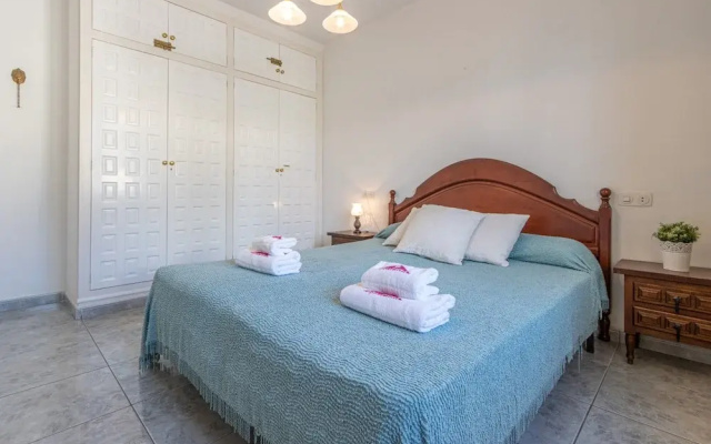 Apartment in Empuriabrava Near Sandy Beach