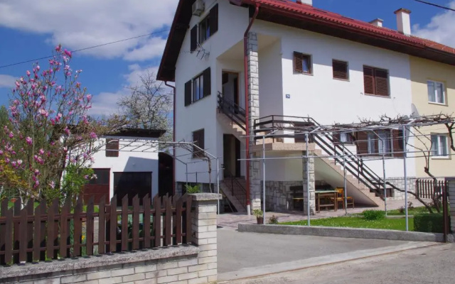 Apartment Tomy