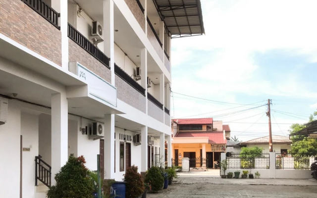 Rose House Redpartner