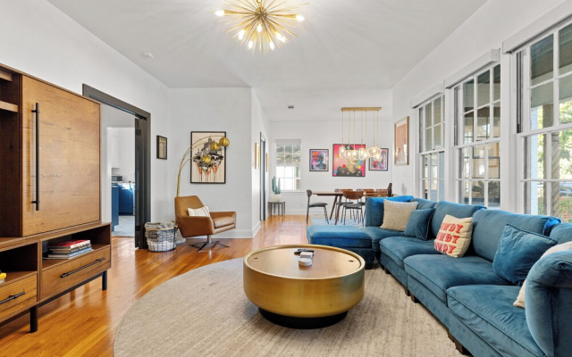 2 Mi to Downtown Austin: Family Home w/ Porch!