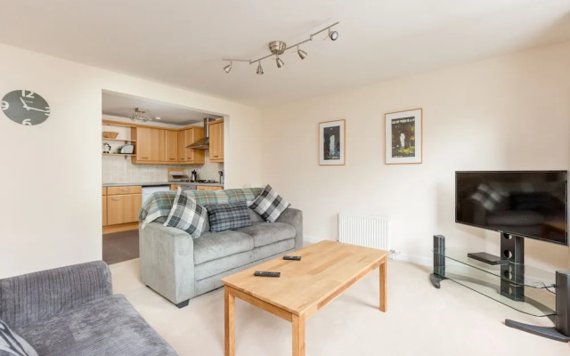 404 Dalry Gait Apartment 2