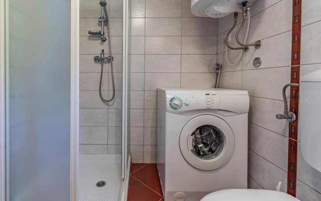 Nice Home in Banjole With Wifi and 1 Bedrooms
