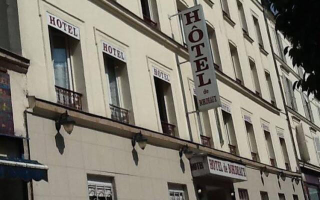 Отель Hipotel Paris Bordeaux Ménilmontant вид на фасад