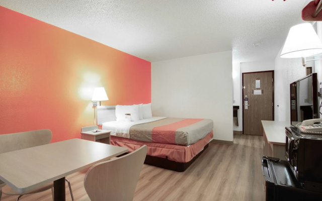 Motel 6 Colby