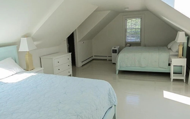54 Cross Street - Three Bedroom House