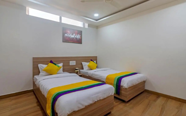 Itsy Hotels Krishna Residency, Govardhan Chauraha