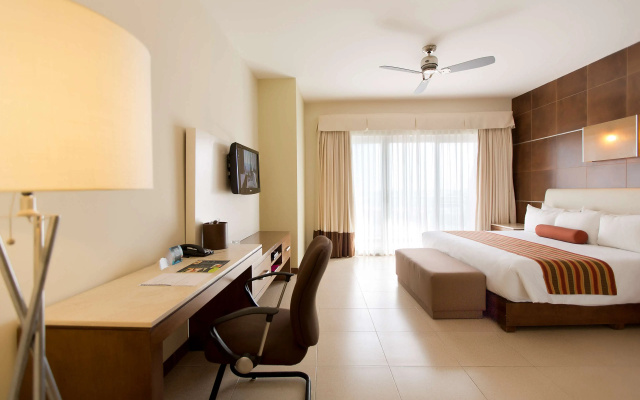 Krystal Urban Cancun & Beach Club