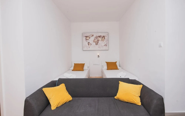 Apartments by the Sea Semy