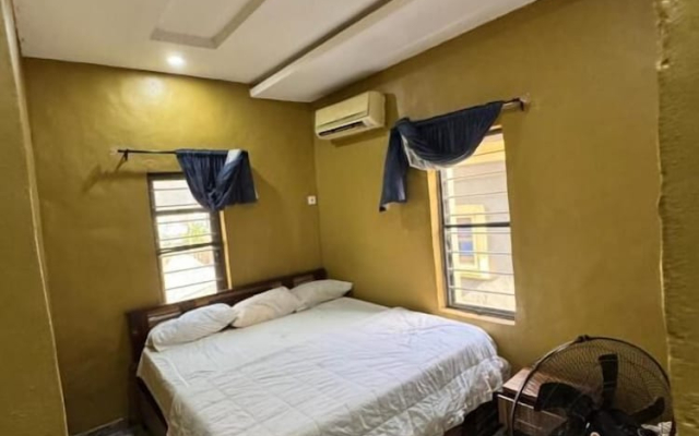 Sparcles Hotel and Lounge