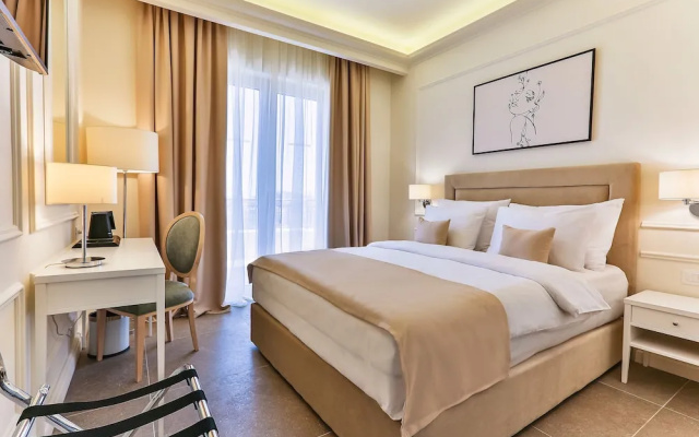 Hotel Crown
