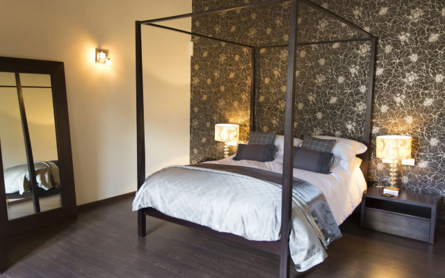 L'Avenida Hotel