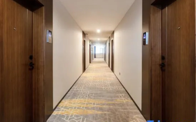 Jinlan'ou Hotel (Pingchang Chunguangyuan Commercial Pedestrian Street Branch)