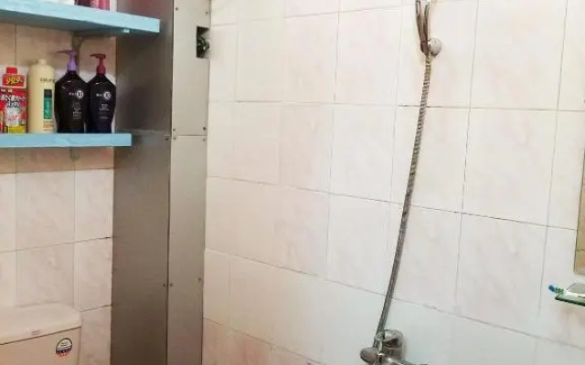 Private room, international area, near Airport