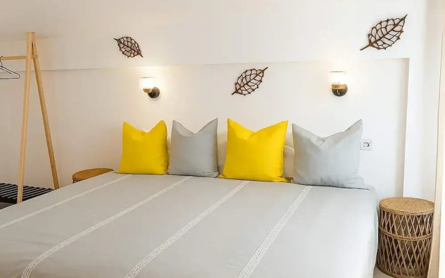 Milolithos Paradise Beachfront Getaway With Pool