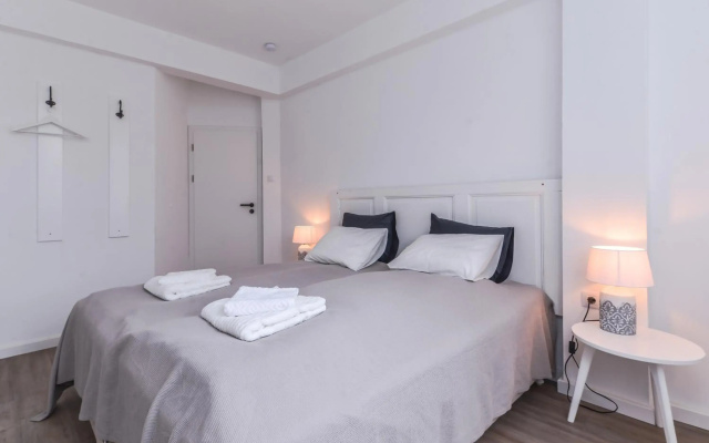 66 Apartment - Stylish Two Bedroom in Lozenets District