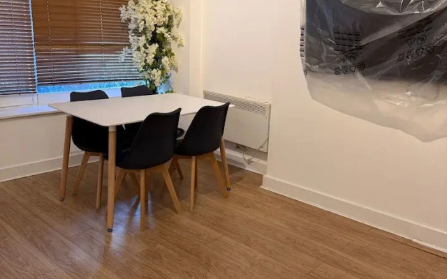 Charming London Apartment With 2 Bedrooms 2 Bath