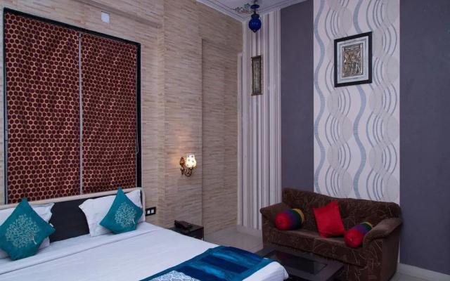OYO 11716 Hotel Everest