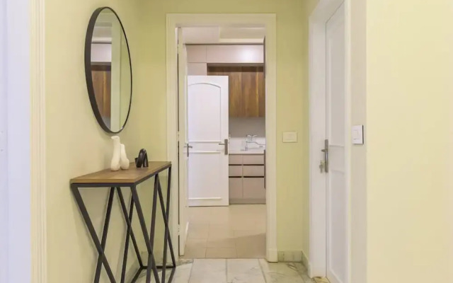 Crest - 3 Bedroom Apartment in Hamra