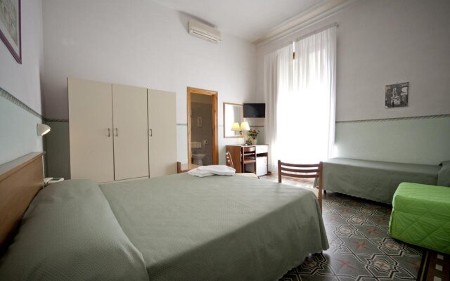 Hotel Serena комната для гостей