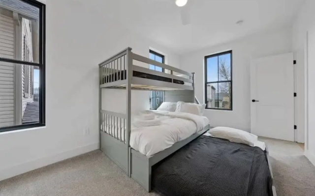 Jungle House Premier Residences – Downtown Columbus & Short North