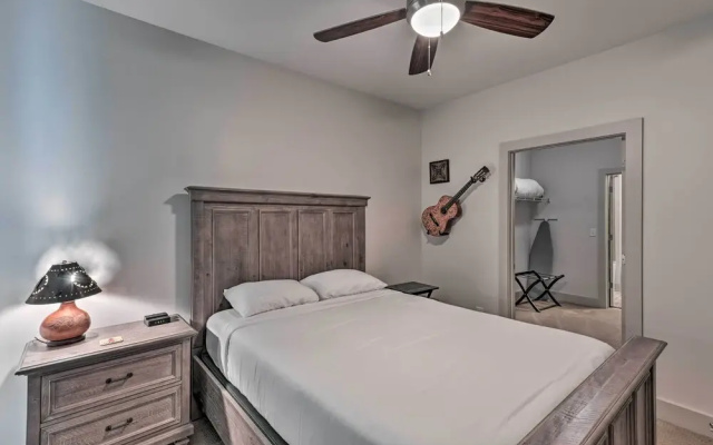Modern Nashville Condo: 7 Mi to Downtown!