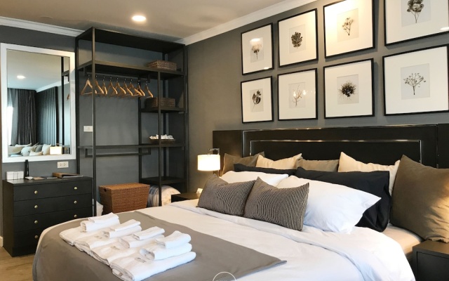 Stay in Style The Heart of Nimman R306AB