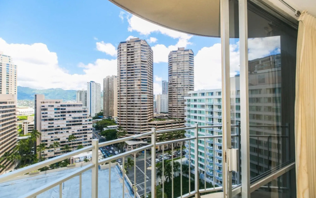 Ilikai Marina 1783 Condo - One Bedroom, Full Kitchen & Free Wifi by RedAwning