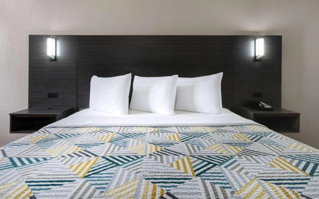 Motel 6 San Antonio, TX - Northwest Medical Center