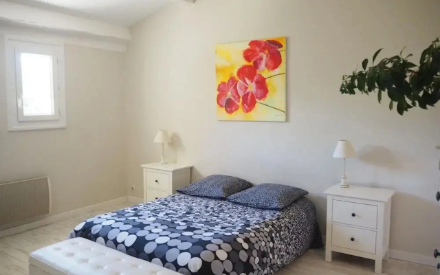 Holiday Home in Villes-sur-auzon With Pool