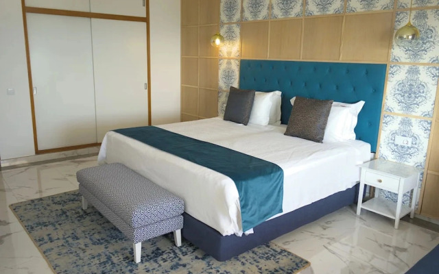 Monicca Collection Oura View Suites