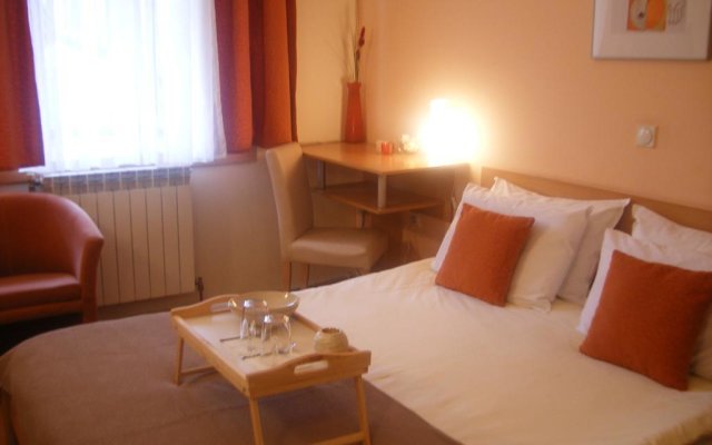 Hotel 7 in Skopje, Macedonia from 45$, photos, reviews - zenhotels.com guestroom