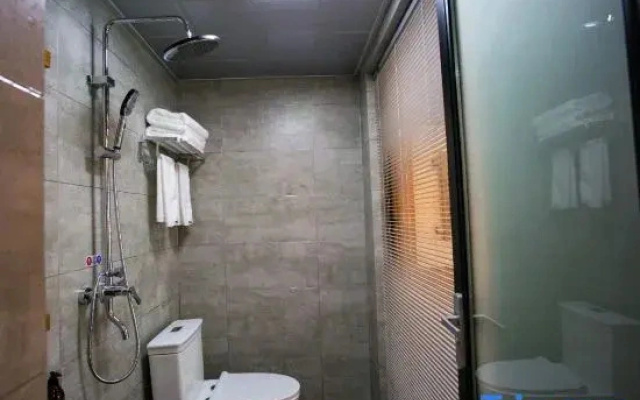 Chenghuai Junyuan Boutique HostelTianmenMountainCabl eCarShop