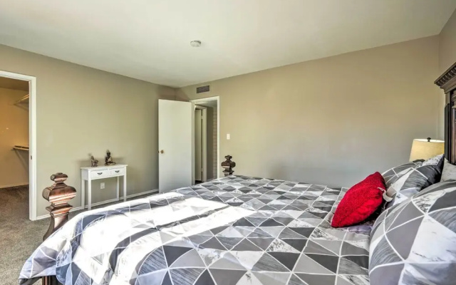 Glendale Home w/ Pool, 12 Mi to Downtown Phoenix