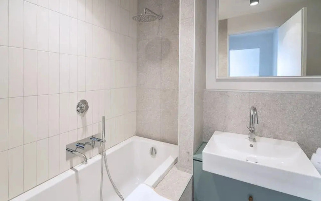 Design Flat W/terrace, Porta Nuova