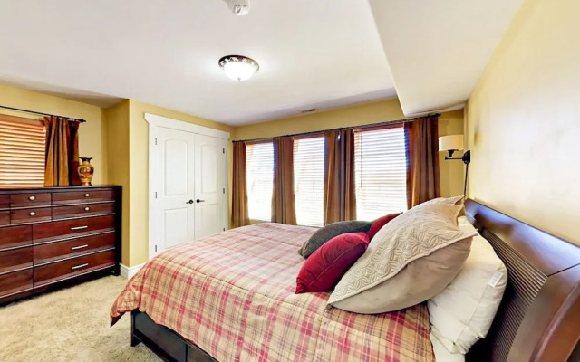 5500 Cross Country Way Townhouse