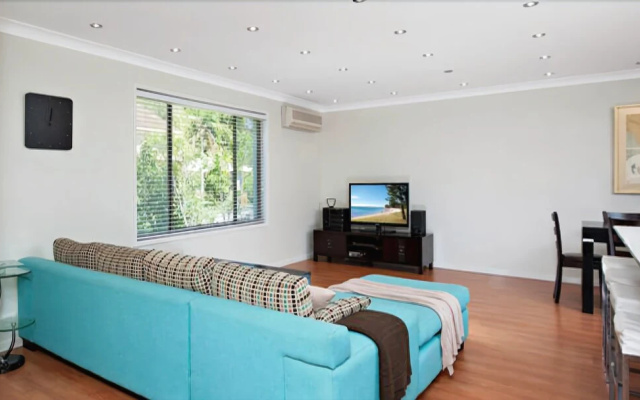 Little Beach House, 8 Mistral Close