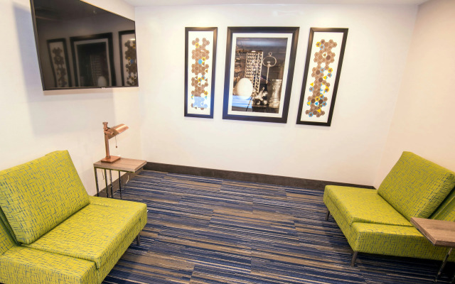 Holiday Inn Express Hotel & Suites Hinton by IHG