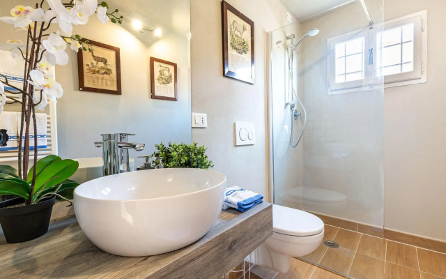 Casa Luca in Lucca with 2 bedrooms and 2 bathrooms