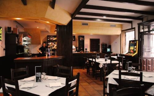 Hostal-taperia La Fonda