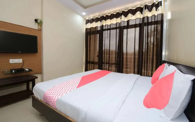 BM Hotel Aarna Palace by OYO