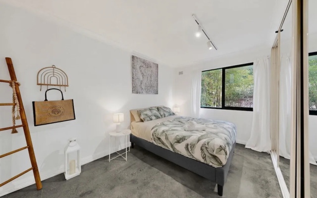 Beachside 1-bed Retreat With Parking Cronulla