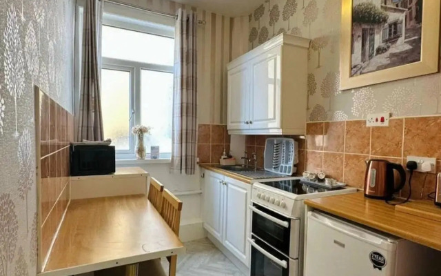 Apartment Sleeps 2- Wifi, Near Beach &pet Friendly
