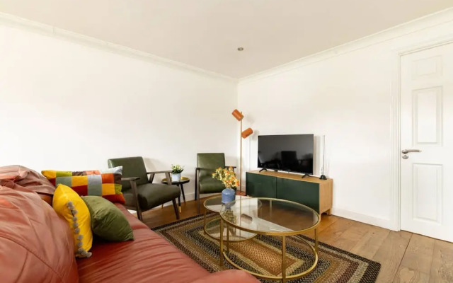 Your Home Away Newly Refurbished 3BR in Wandsworth