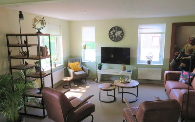 Holiday apartment with free parking Boven Jan Enkhuizen