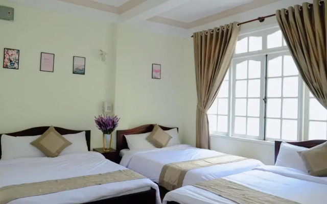 Hotel Le Huynh