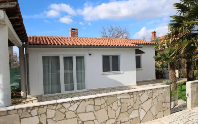 Cukon Holiday Home