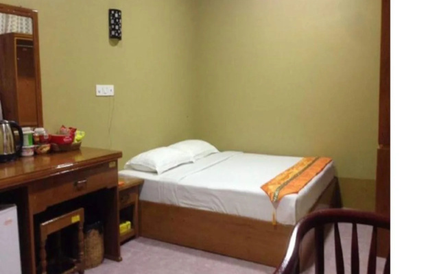 Royal Land Hotel