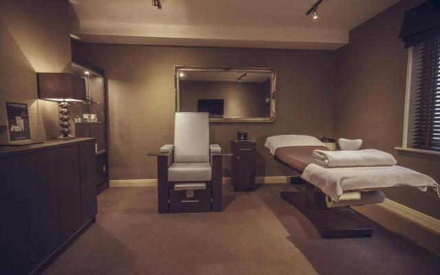 Peak Edge Hotel